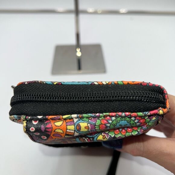 Sakroots Wristlet/Crossbody Phone Holder and Zip Around Wallet - Picture 10 of 11